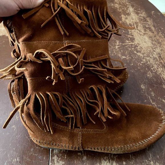 Minnetonka Moccasin 3-Layer Fringe Boot - Picture 5 of 7